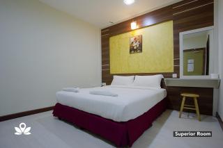 Golden Night Hotel - 1