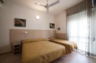 Hotel Plaza - Rímini - 9