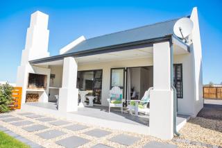 Three Feathers Cottages - Langebaan - 9