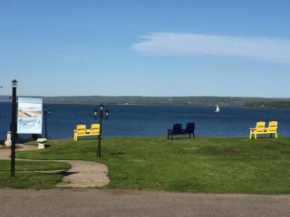 Seawinds Motel & Cottages - 2