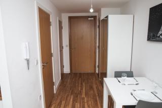 Studio Apartments Free street parking subject to availability - Manchester - 1