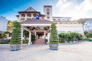 Beachfront Hotel - 7