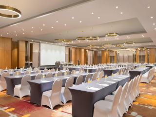 Holiday Inn & Suites Jakarta Gajah Mada by IHG - Jakarta - 4