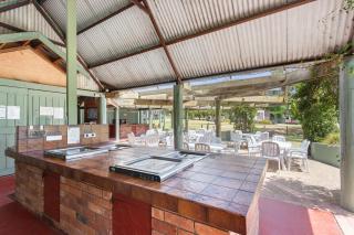 Lake Hume Holiday Park - 5