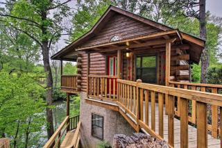 River Rush- Cozy Riverfront Cabin 5 Mi to Pigeon Forge - 0