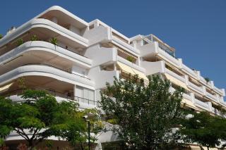 luxury modern apartment with terrace, pool and garage! - 9