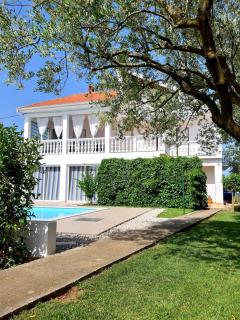 Holiday Home Villa Emma - Debeljak - 1