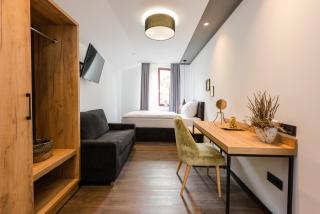 360 Grad Hotel & Bar - Leer - 9
