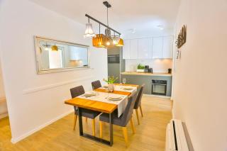 Luxury Urban Villa Apartments With Jacuzzi - 9