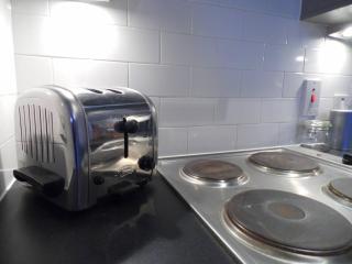 Art Deco Building on Vibrant Sauchiehall Street - 2