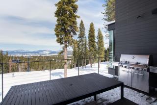 Luxury 4BD True Ski-In/Ski-Out Mid-Mountain Residence - Stellar Northstar - Truckee - 2