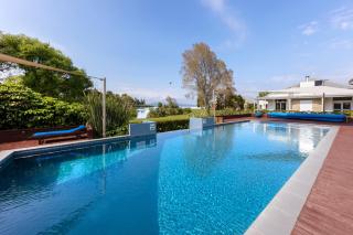 Ramada Resort By Wyndham Rotorua Marama - Rotorua - 1