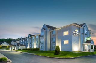 Microtel Inn & Suites by Wyndham Pittsburgh Airport - Robinson Township - 9