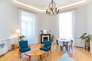 Charming Sololaki 1BR Mezzanine Apt - By Wehost - Tbilisi - 8