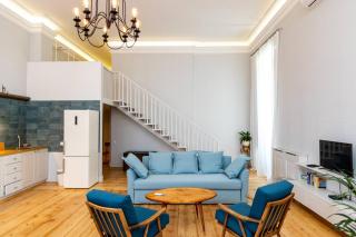 Charming Sololaki 1BR Mezzanine Apt - By Wehost - Tbilisi - 2