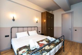 Wehost Apartment pool & gym - Tbilisi - 9