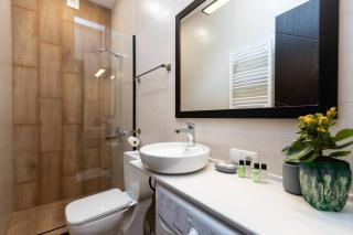 Wehost Apartment With 3 Bedrooms - Tbilisi - 4