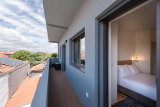 LovelyStay - Gorgeous Modern Flat w/ Balcony - Porto - 3