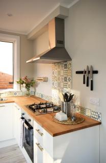 Charming Three Bed Home Near City Centre and Hospital - Southampton - 2