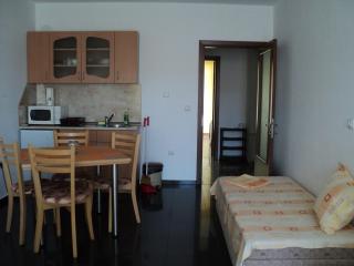 Meni Apartments and Guest Rooms - Sosopol - 4