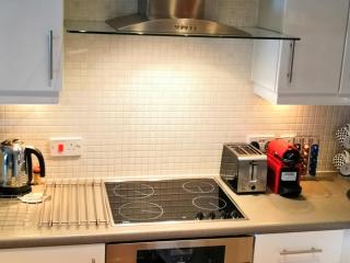 Bard's Nest, Crucible Apartment, FREE private parking, 3 mins walk to Birthplace - Stratford-upon-Avon - 1