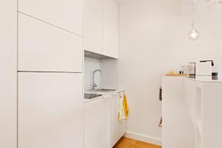 Modern Portuguese 1 Bedroom Apartment in Belém - 8