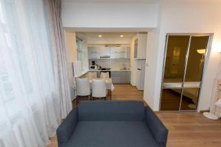 Brilliant Location 2 - 3