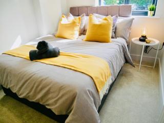 Luxury 3 bedroom Apartment near Bournemouth Beach & Poole - 2