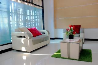 RedDoorz Syariah at Hotel Grand Mentari - 4