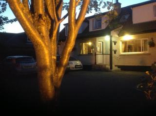 Dunroamin Bed and Breakfast - 2
