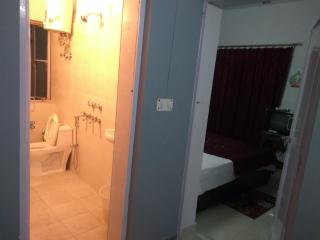 Comfort Point Bed & Breakfast - New Delhi - 4