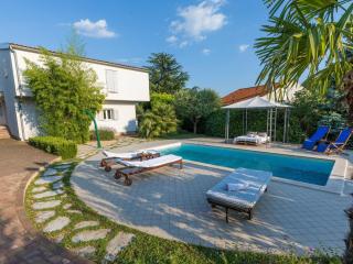 Villa in ibenik with Swimming Pool - Šibenik - 2