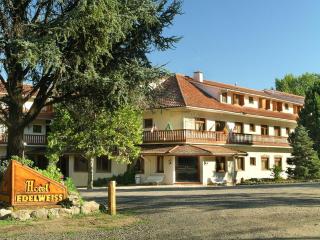 Hotel Edelweiss - 1