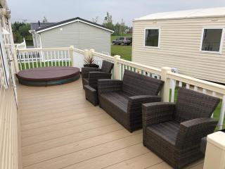 4 bedroom 10 berth caravans with Hot Tub ,Mountain Bikes Tattershall Lakes - Tattershall - 5