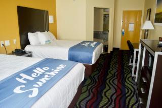 Days Inn & Suites by Wyndham Augusta Near Fort Eisenhower - Augusta - 3