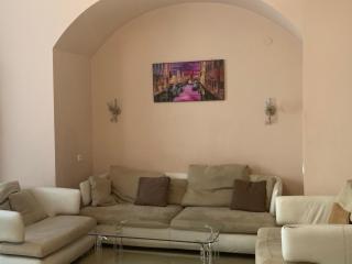 House - 8