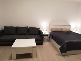 Bangu Str. Studio - 1