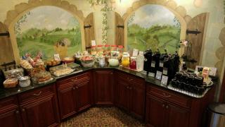 Hearthstone Inn & Suites - - 4