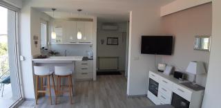 Bellevue Apartment - 1