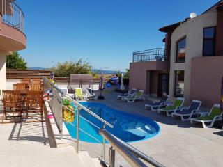 Sea & Hill Guest Houses хотелски тип - Lozenets - 5