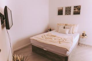 Vaumar Pool & Beach Apartment (500m beach) - 4