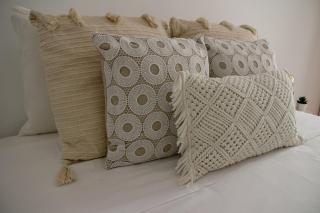 Vaumar Pool & Beach Apartment (500m beach) - 2