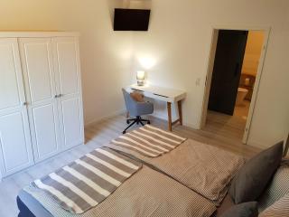Große, helle Ferienwohnung mit 2 Balkonen auf dem Bauernhof in der Lüneburger Heide - Oetzen - 1