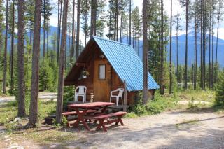 Blue River Campgrounds & Cabin-public washroom - 7
