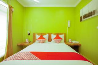 Orange Hotel - Labuan Bajo - 0
