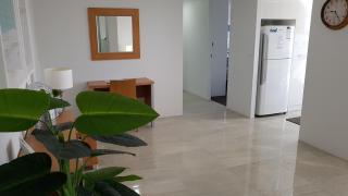 Surfers Chalet - 4