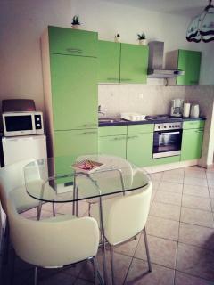 Sweet green apartment with garden - 0