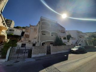 Bologna Apartments - Budva - 8