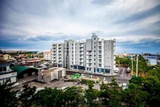 Jeju Moseulpo Hotel - 8