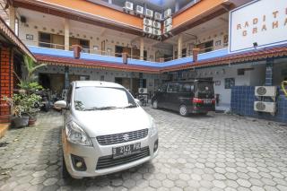 RedDoorz Syariah At Jalan Menteri Supeno - 8